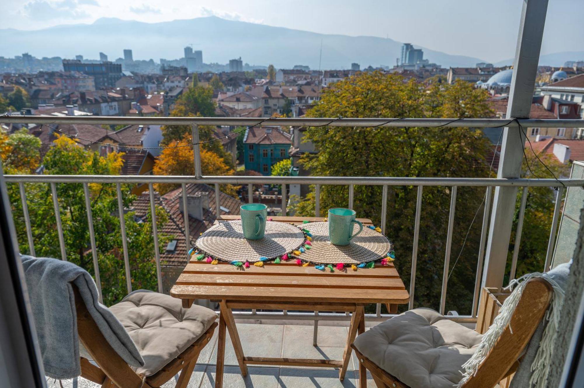 דירה Bright 1bdr With Balcony *