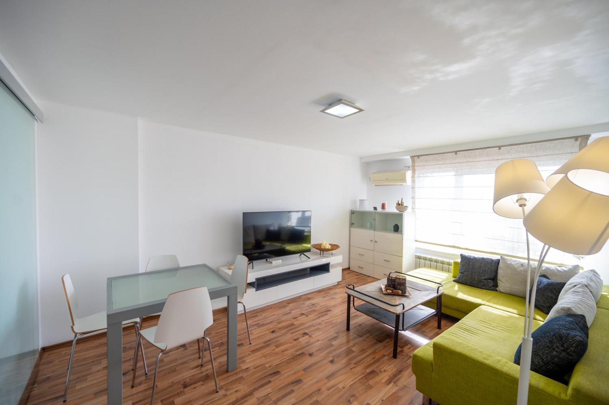Bright 1bdr With Balcony סופיה