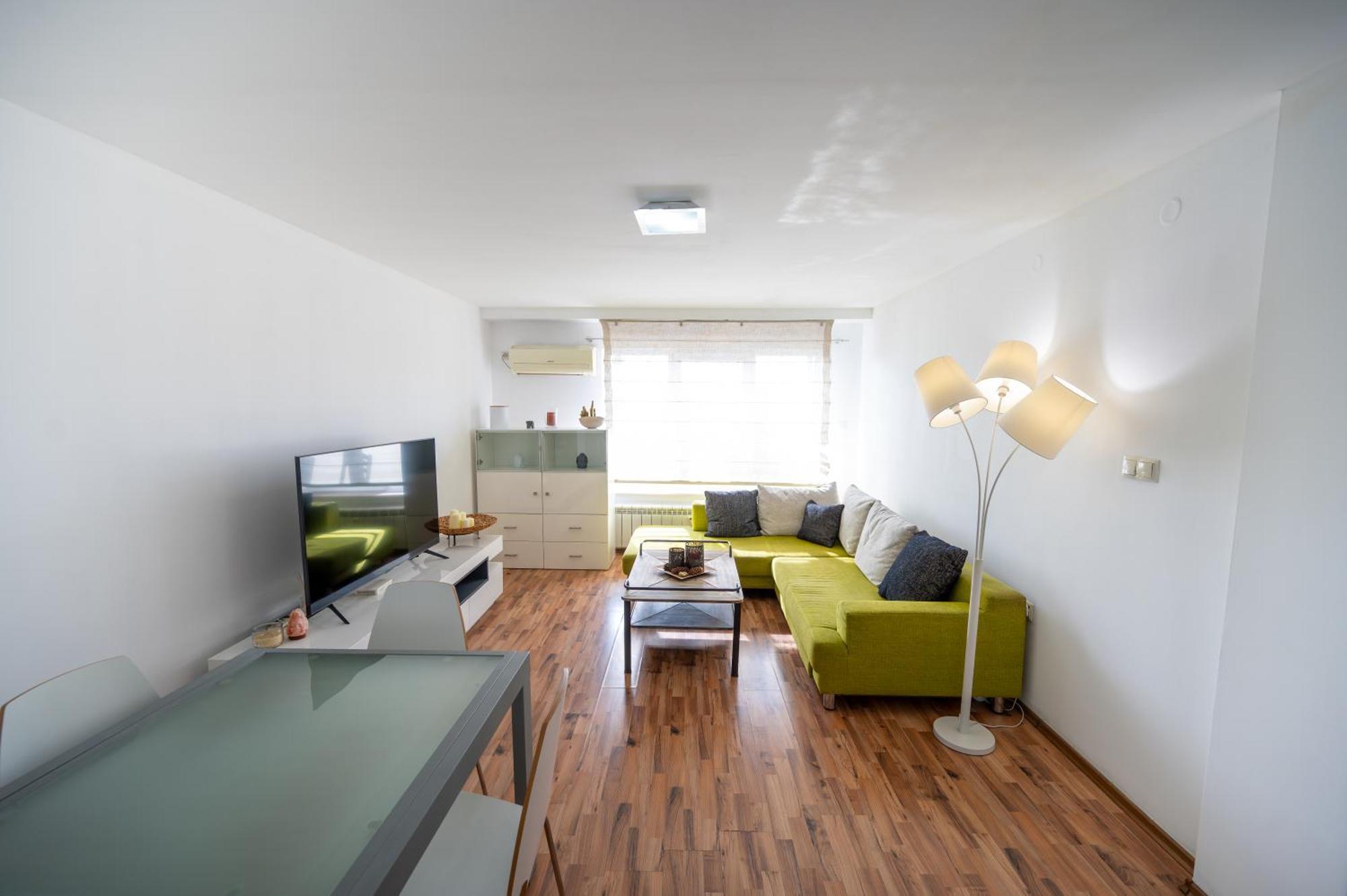 Apartment Bright 1bdr With Balcony Sofia